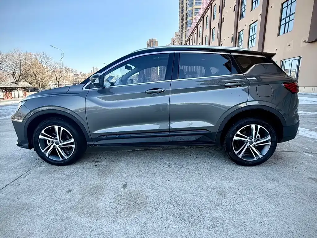 Geely Binyue — фото 10