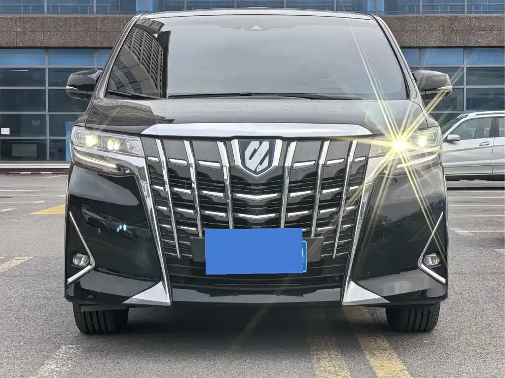 Toyota Alphard 2022 из CN, фото 7