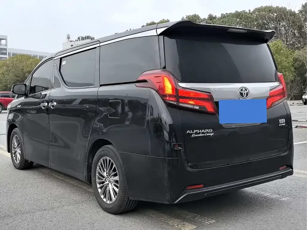 Toyota Alphard 2022 из CN, фото 9
