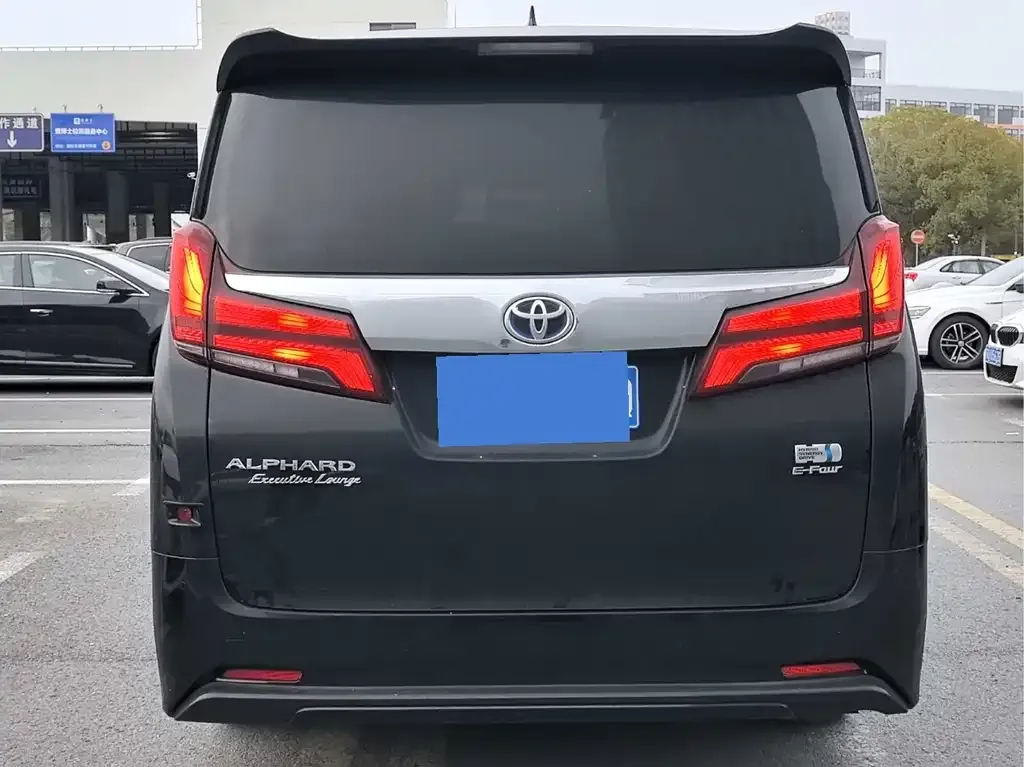 Toyota Alphard 2022 из CN, фото 2