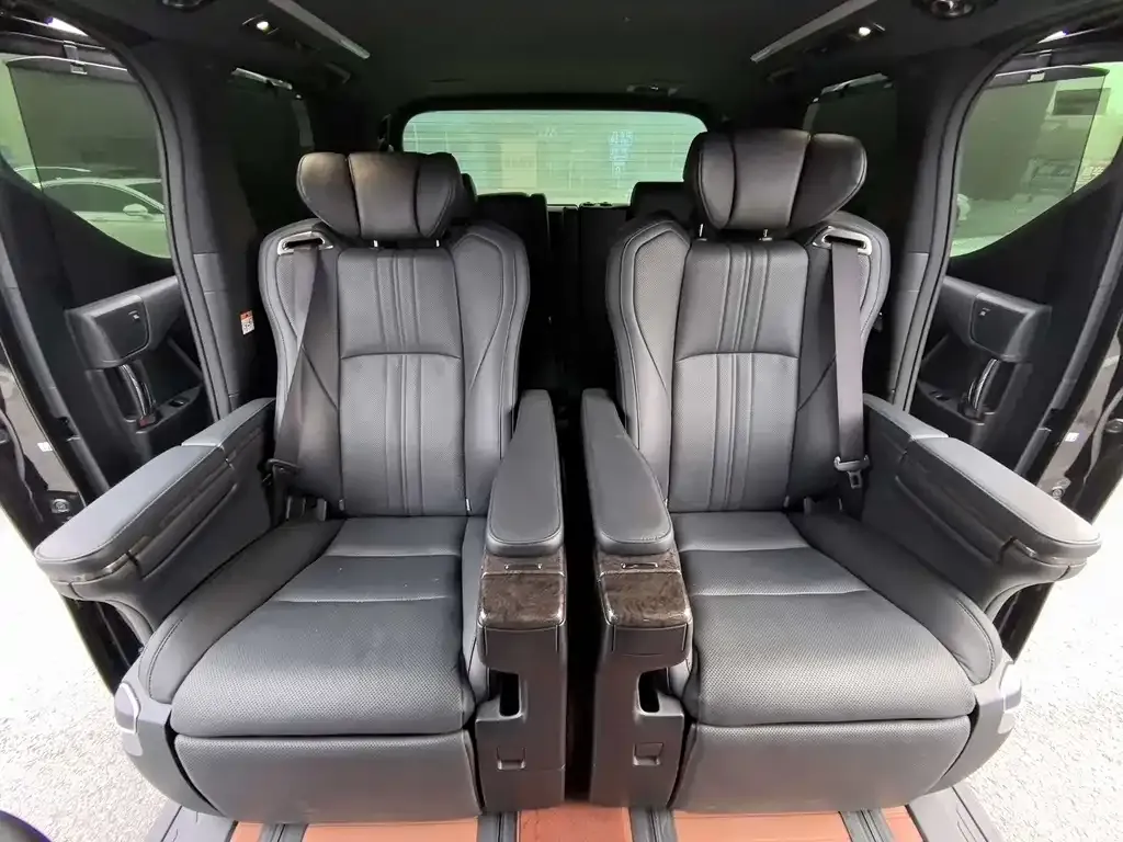 Toyota Alphard 2022 из CN, фото 3