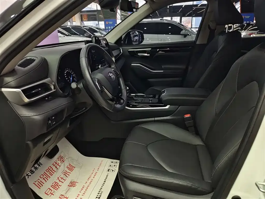 Toyota Highlander 2023 из CN, фото 10