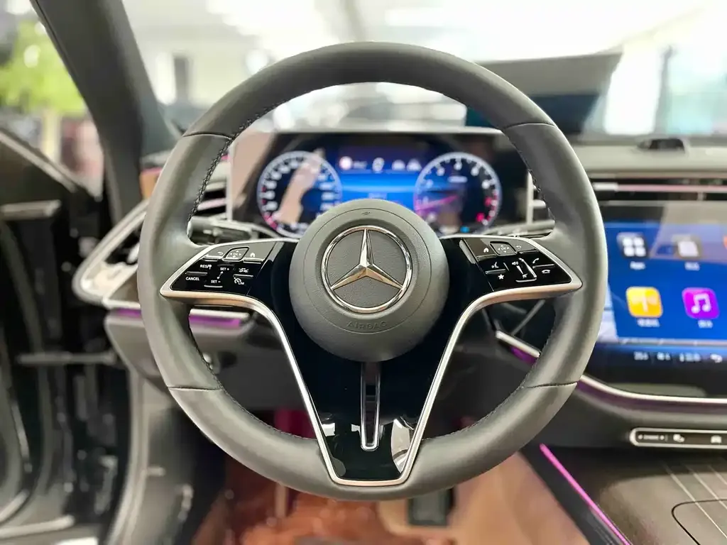 Mercedes-Benz E-Class — фото 10