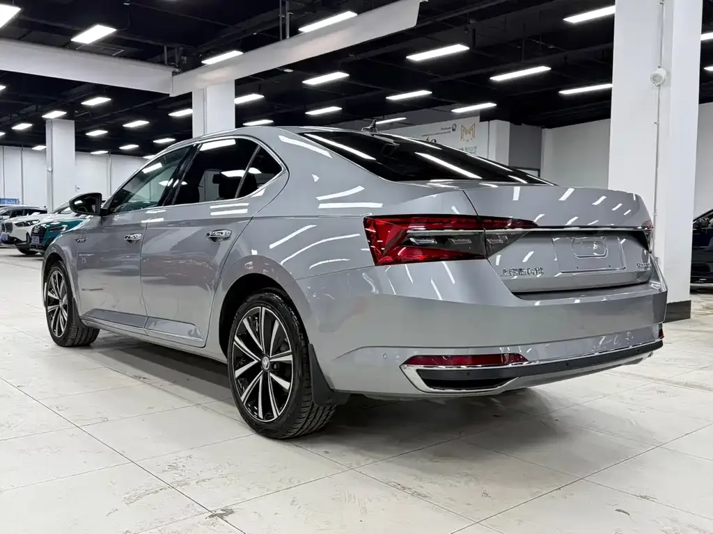 Skoda Superb 2022 из CN, фото 3