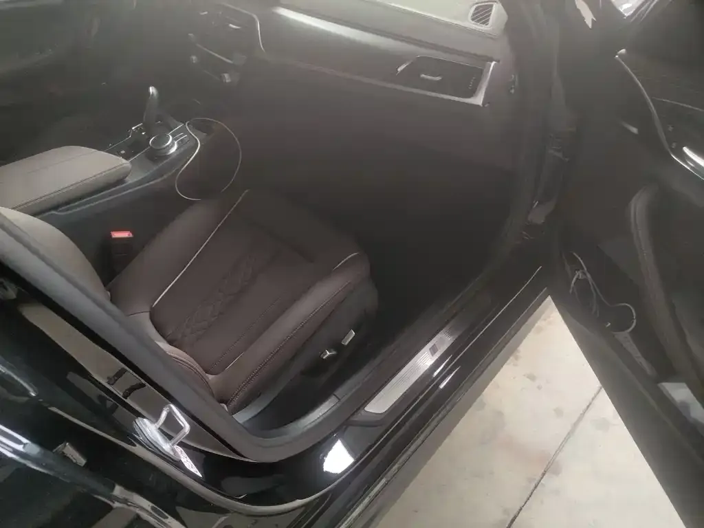 BMW 5 Series 2022 из CN, фото 3