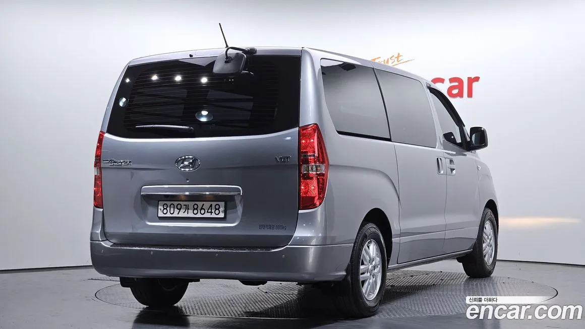 Hyundai Starex — фото 3
