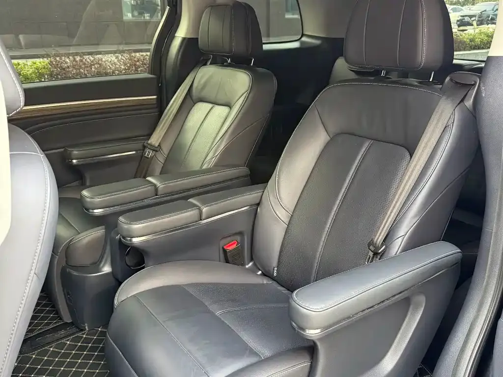 GAC Motor Trumpchi M8 — фото 10