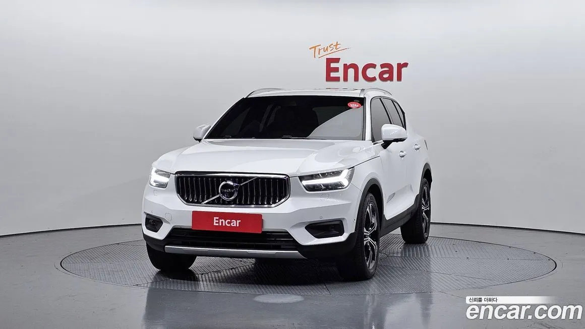Volvo XC40 — фото 2