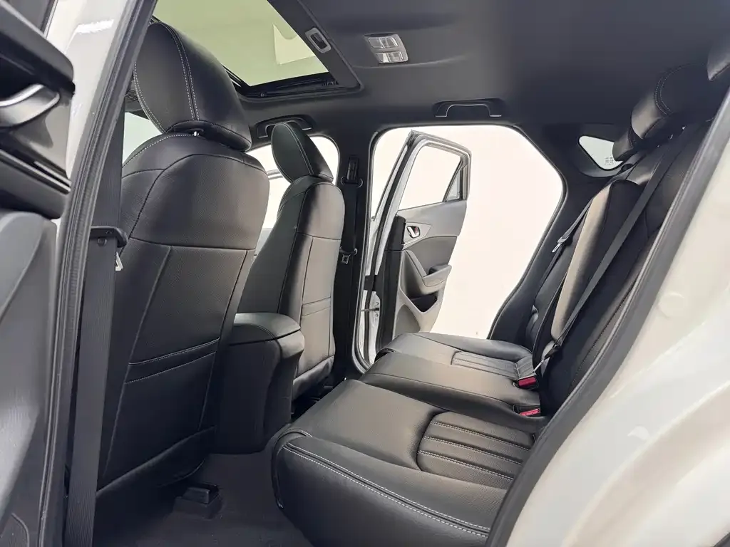 Mazda CX-4 2023 из CN, фото 9