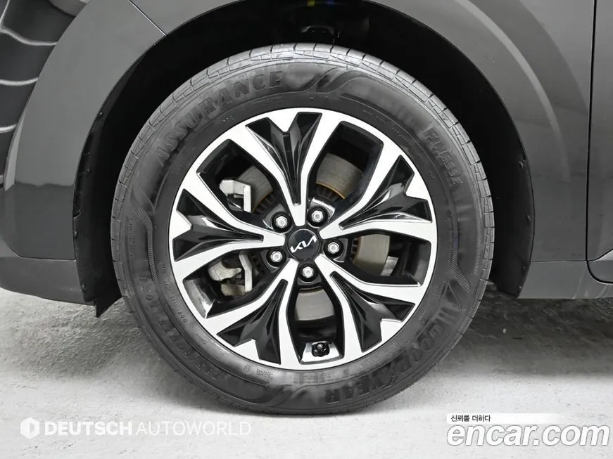 Kia Carnival — фото 10