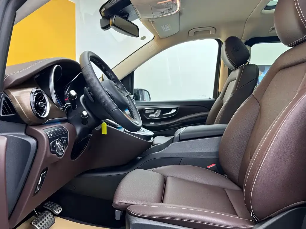 Mercedes-Benz V-Class 2023 из CN, фото 4