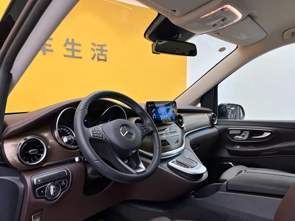 Mercedes-Benz V-Class 2023 из CN, фото 3