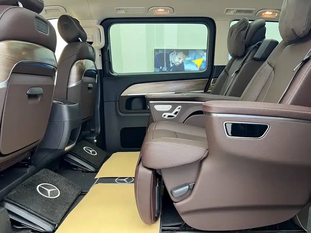 Mercedes-Benz V-Class 2023 из CN, фото 9