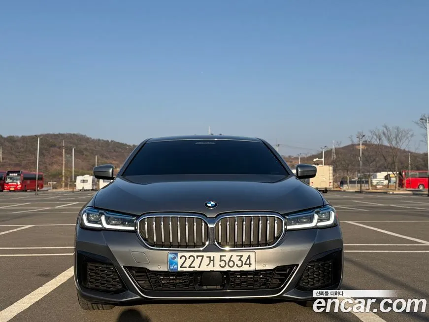 BMW 5-Series — фото 1