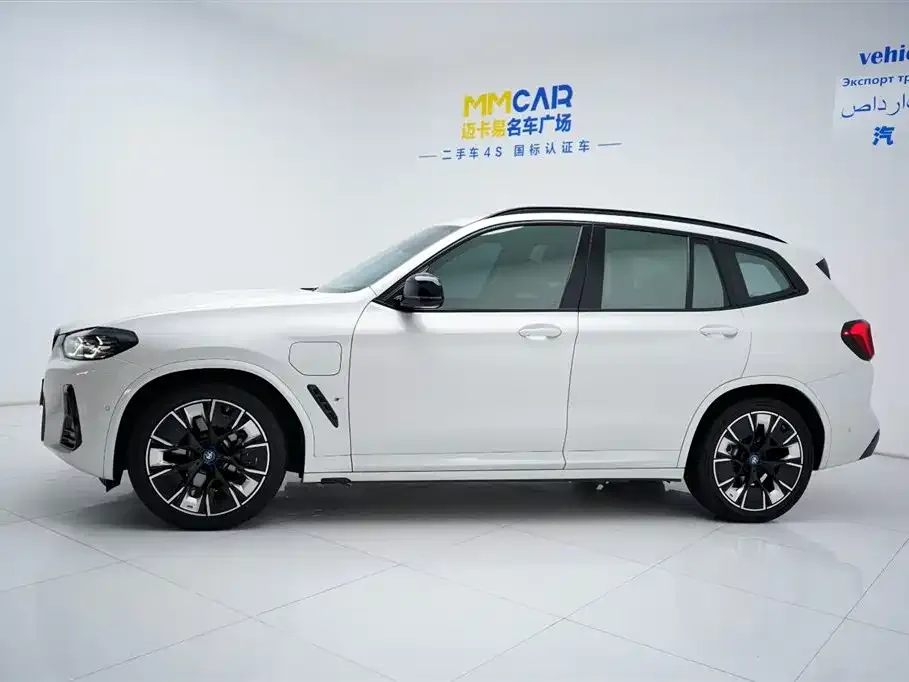 BMW iX3 — фото 4