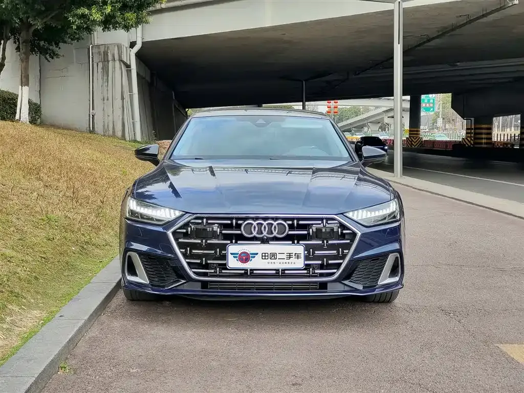 Audi A7L — фото 10