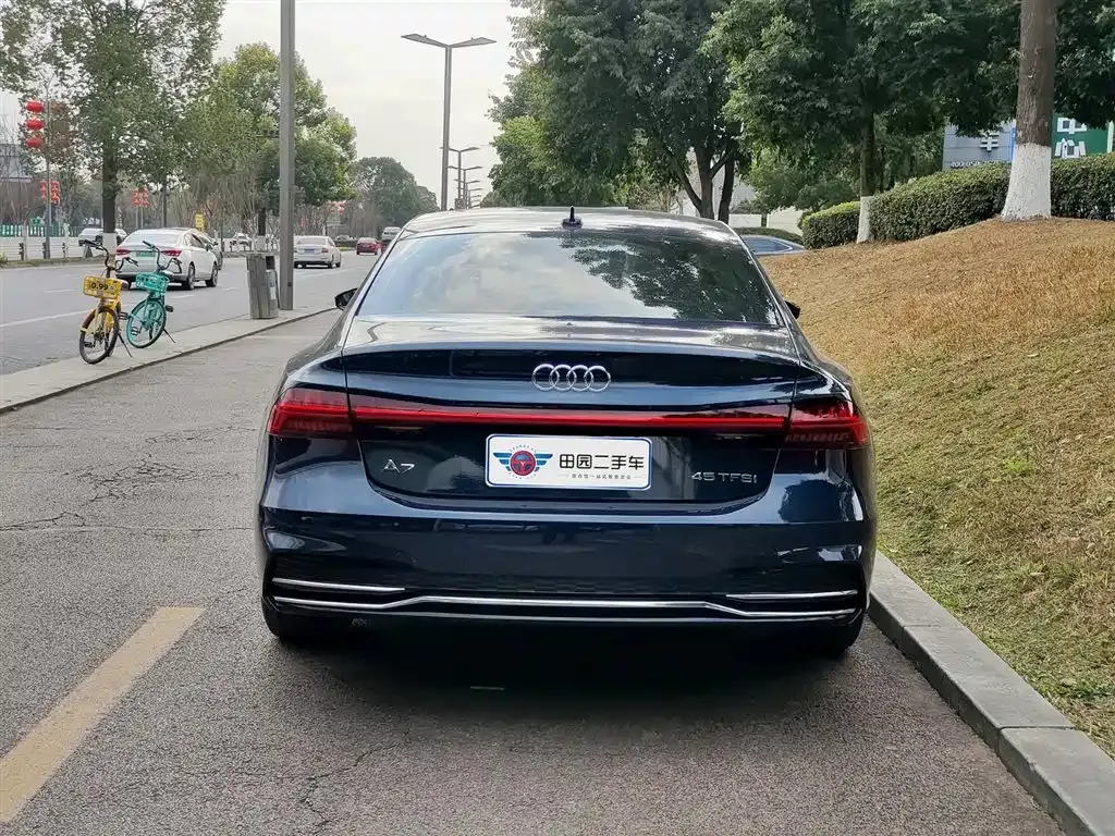 Audi A7L — фото 6