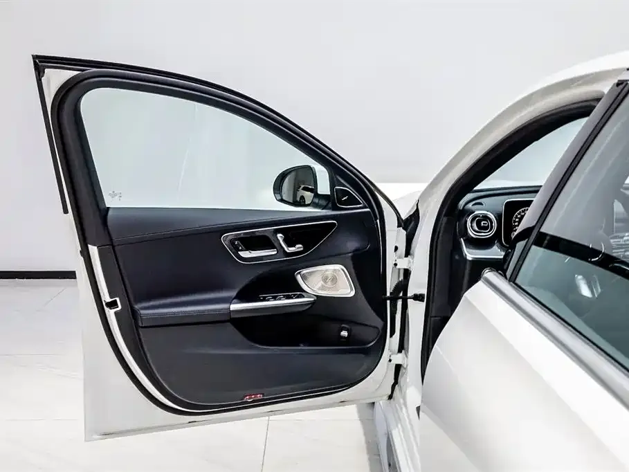 Mercedes-Benz C-Class — фото 10