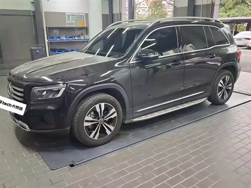 Mercedes-Benz GLB — фото 1