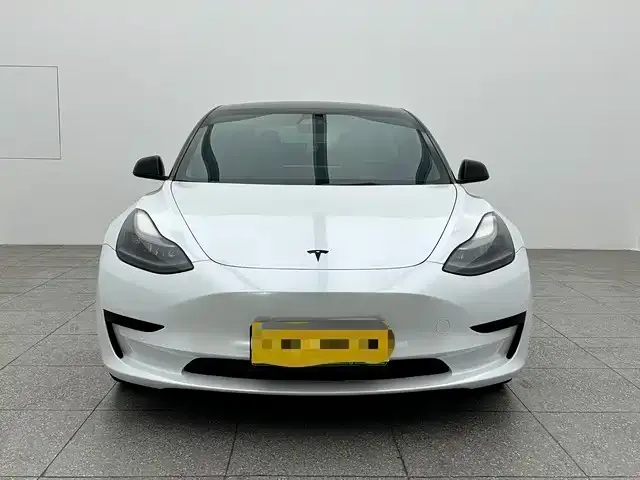 Tesla Model 3 — фото 4