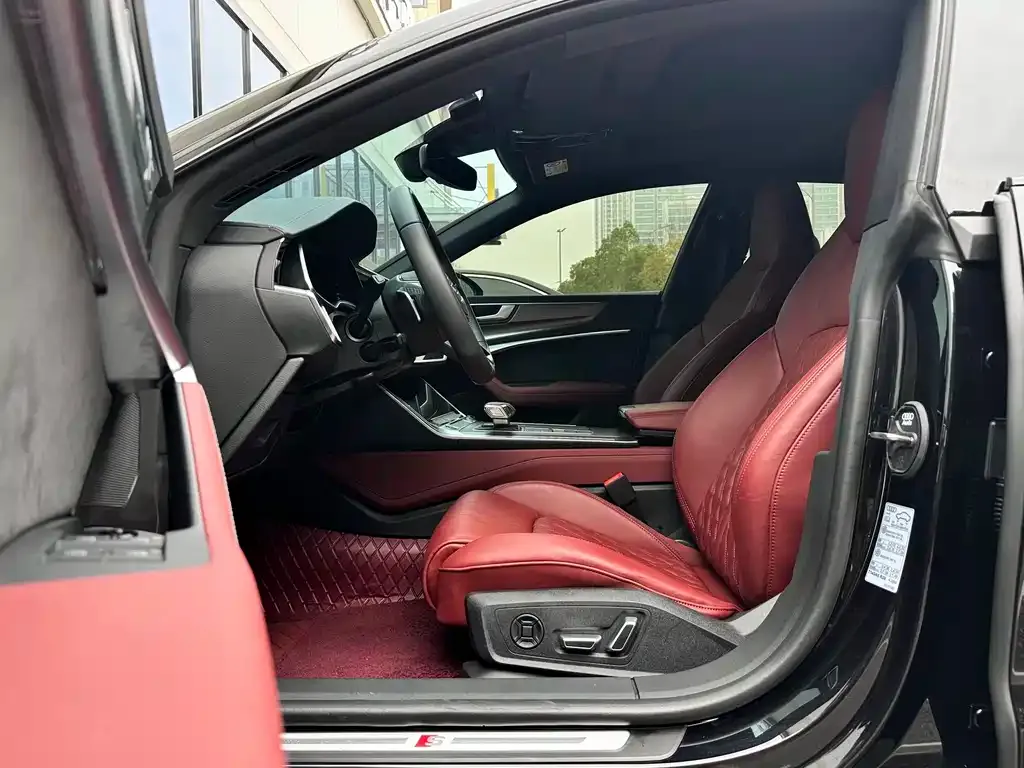 Audi A7L 2025 из CN, фото 4