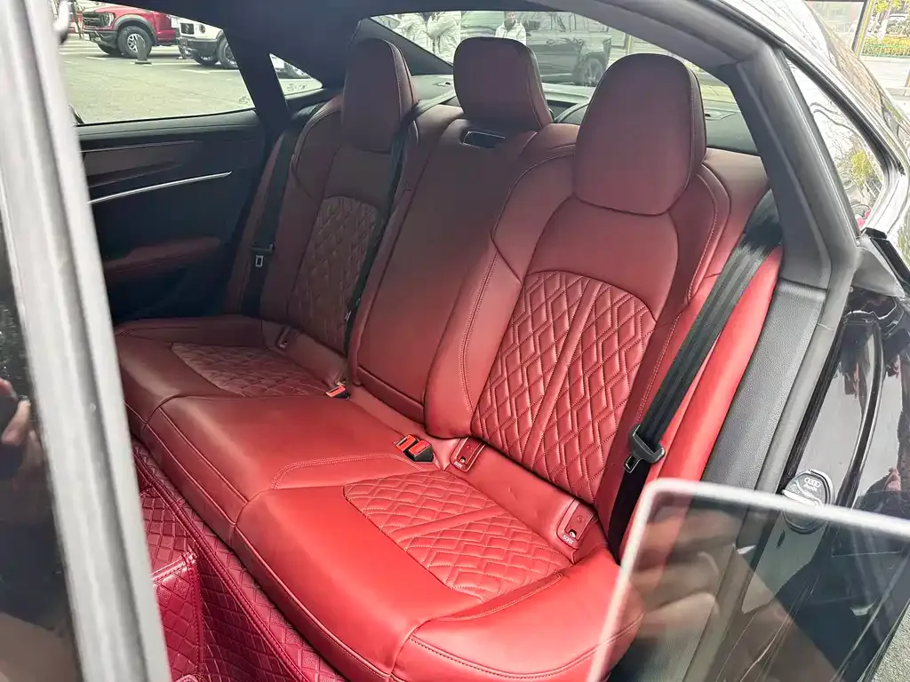 Audi A7L 2025 из CN, фото 10