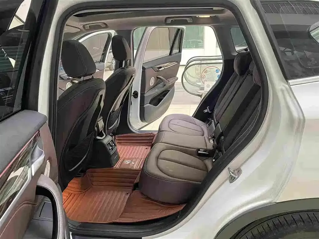 BMW X1 2021 из CN, фото 10