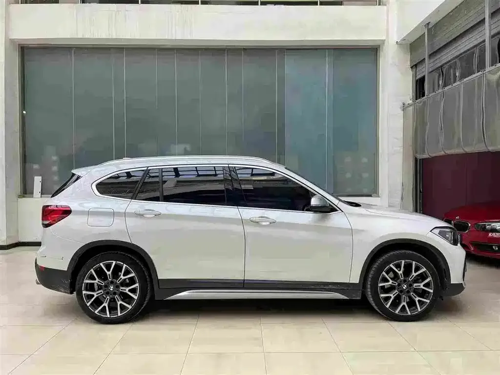 BMW X1 2021 из CN, фото 6
