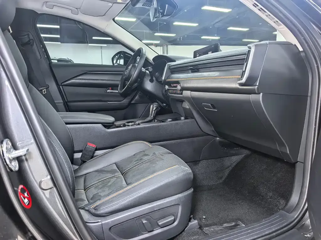Mazda CX-50 2023 из CN, фото 9