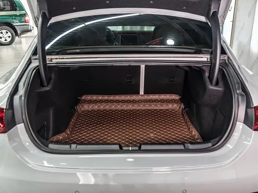 Mercedes-Benz EQE 2025 из CN, фото 4
