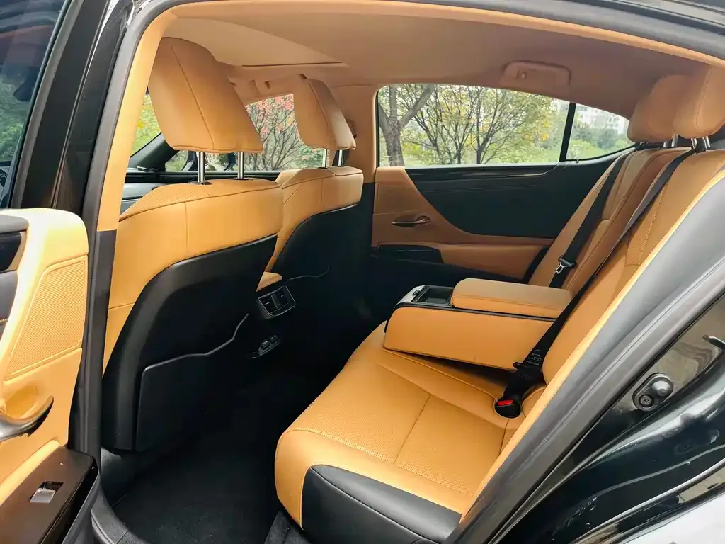 Lexus ES 2024 из CN, фото 4