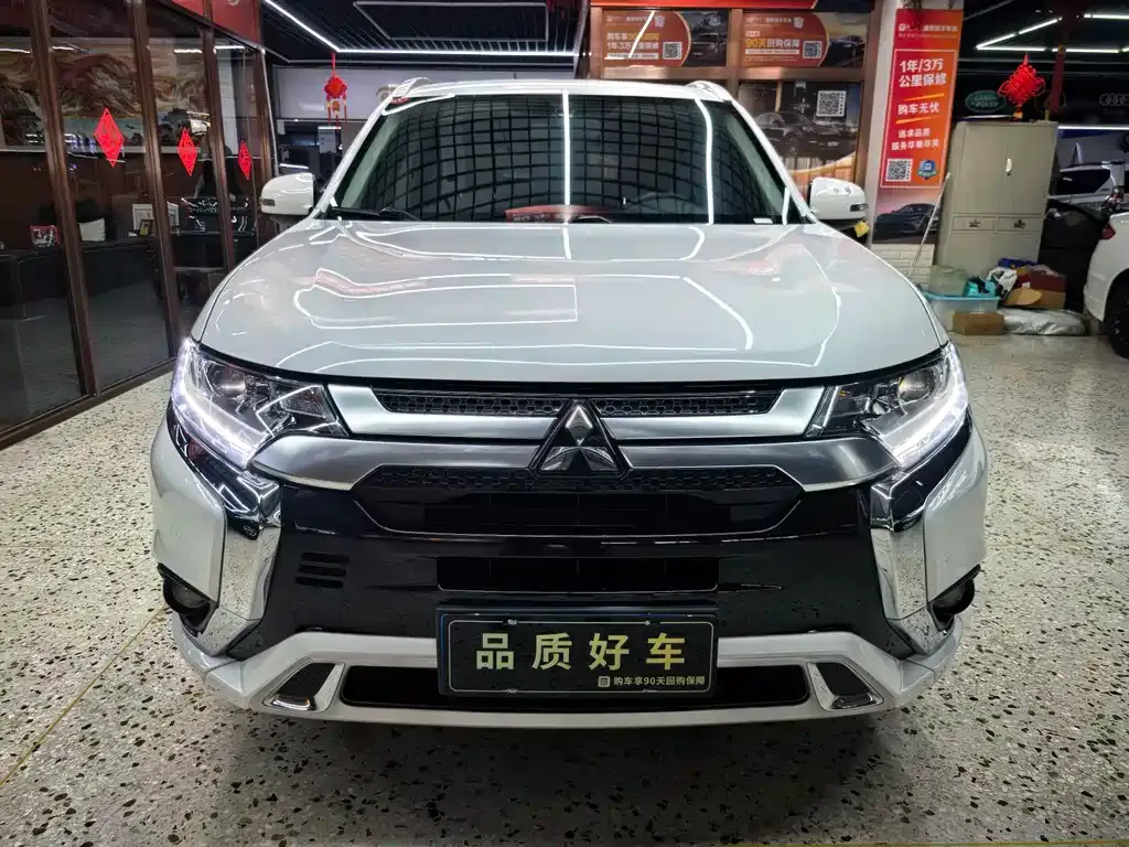 Mitsubishi Outlander 2022 из CN, фото 7
