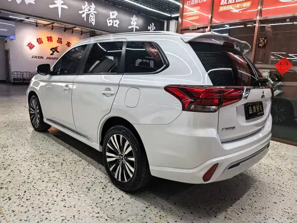 Mitsubishi Outlander 2022 из CN, фото 10