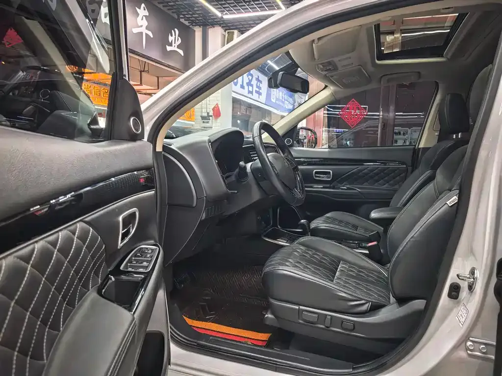 Mitsubishi Outlander 2022 из CN, фото 6