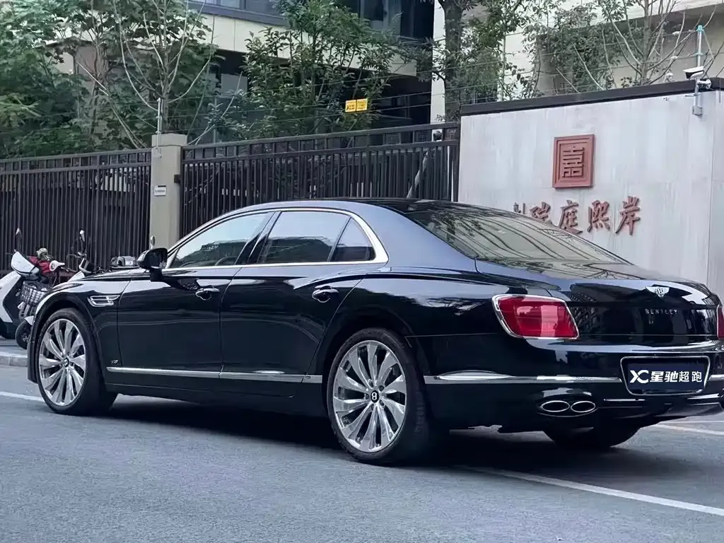 Bentley Flying Spur 2021 из CN, фото 6