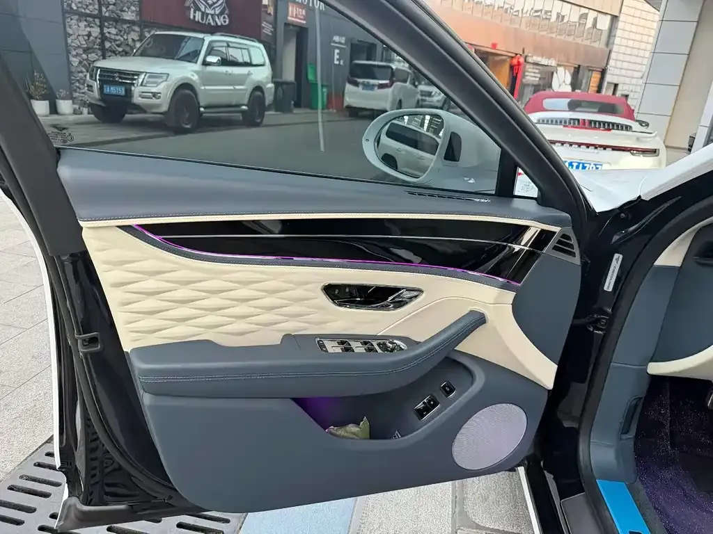 Bentley Flying Spur 2021 из CN, фото 7