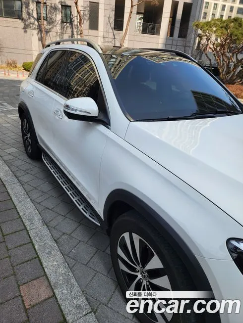 Mercedes-Benz GLE-Class — фото 9
