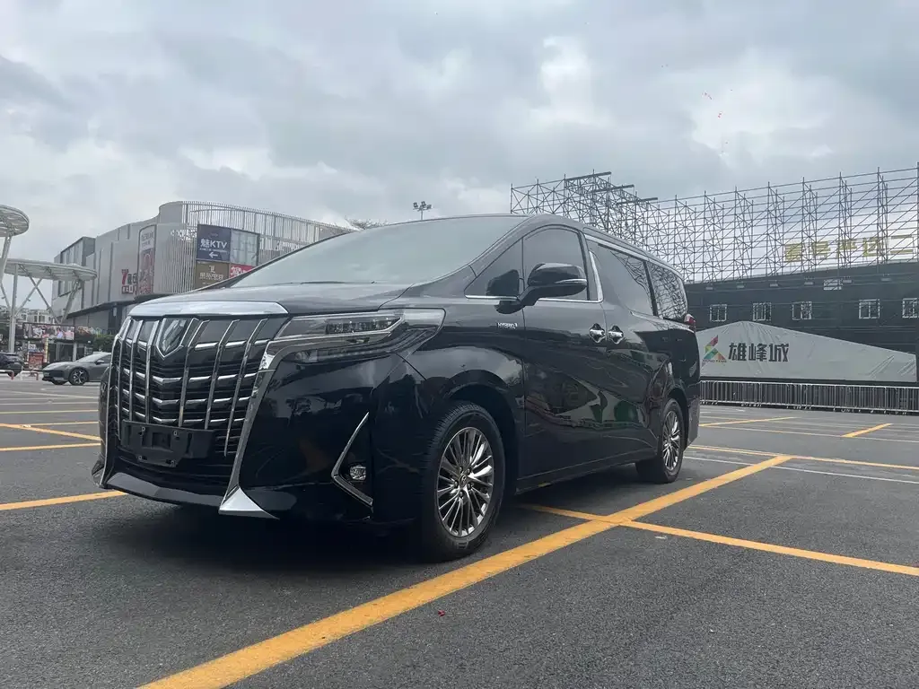 Toyota Alphard 2023 из CN, фото 1
