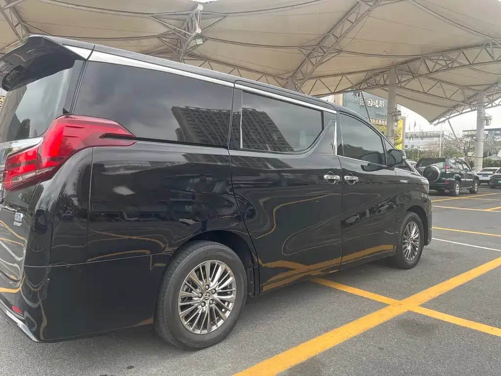 Toyota Alphard 2023 из CN, фото 6