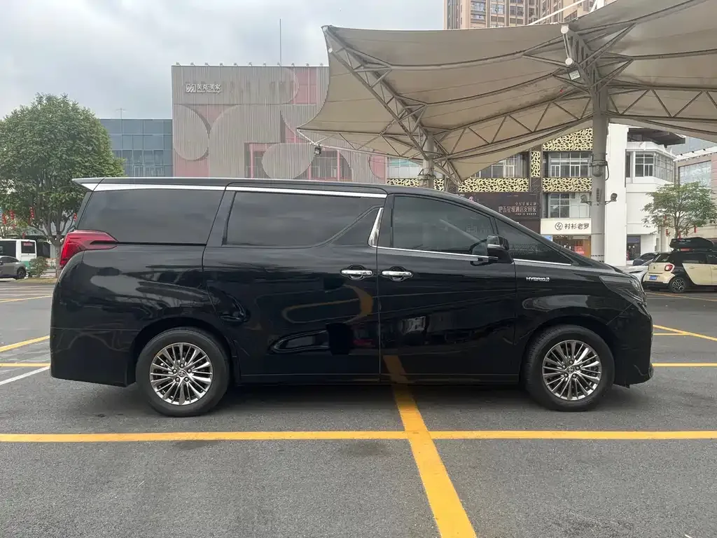 Toyota Alphard 2023 из CN, фото 8