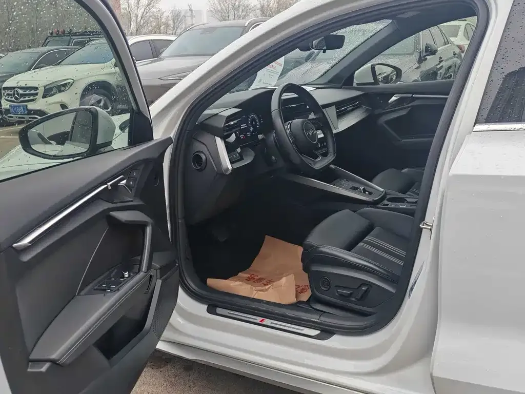 Audi A3 2023 из CN, фото 8