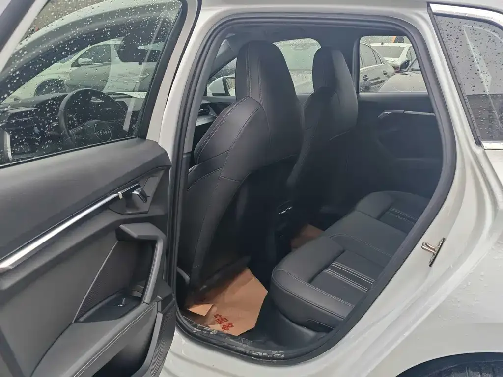 Audi A3 2023 из CN, фото 6
