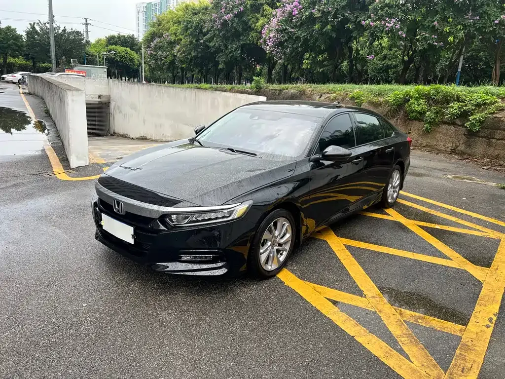 Honda Accord — фото 8