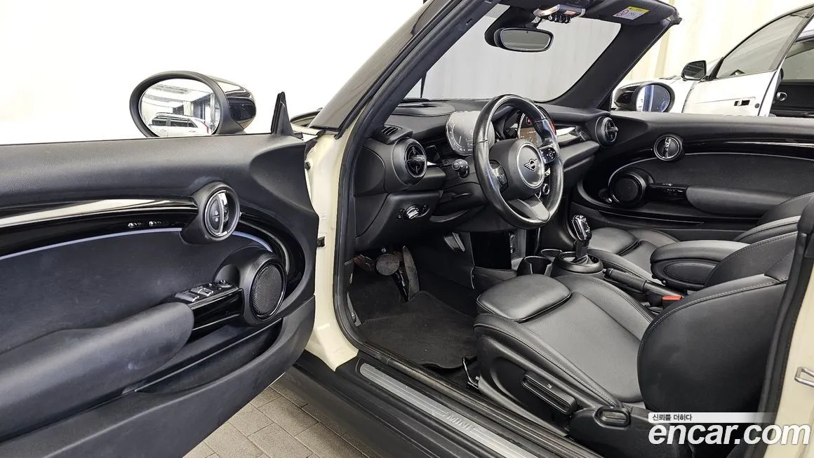Mini Cooper Convertible 2022 из KR, фото 6