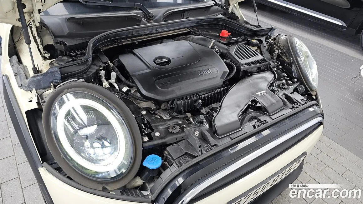 Mini Cooper Convertible 2022 из KR, фото 10