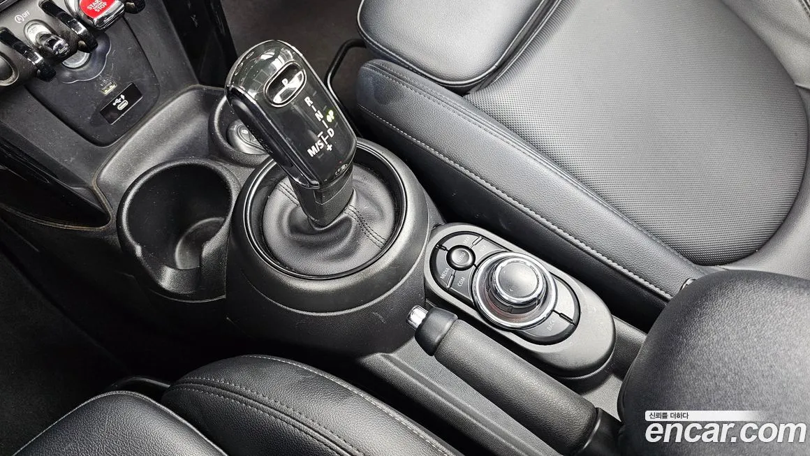 Mini Cooper Convertible 2022 из KR, фото 7