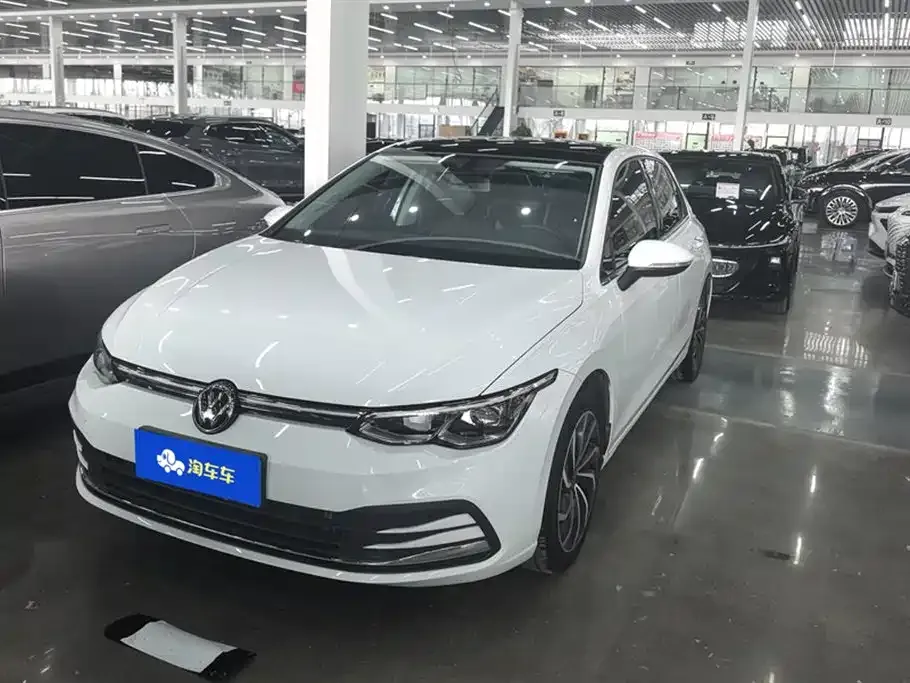 Volkswagen Golf 2023 из CN, фото 1
