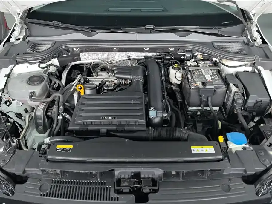 Volkswagen Golf 2023 из CN, фото 9