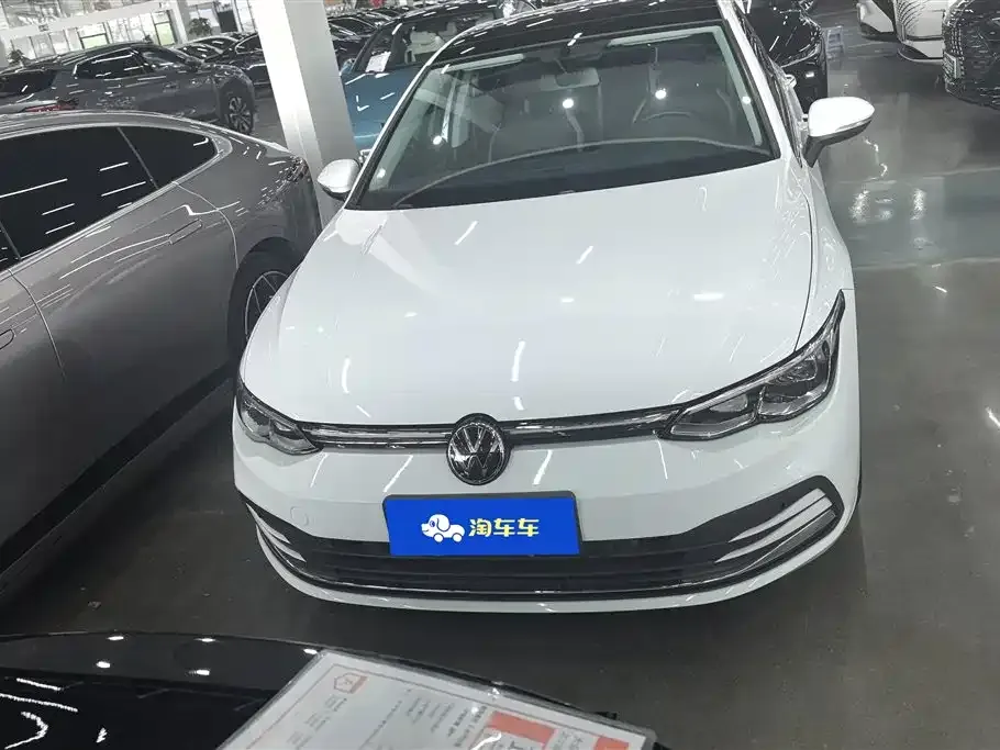 Volkswagen Golf 2023 из CN, фото 10