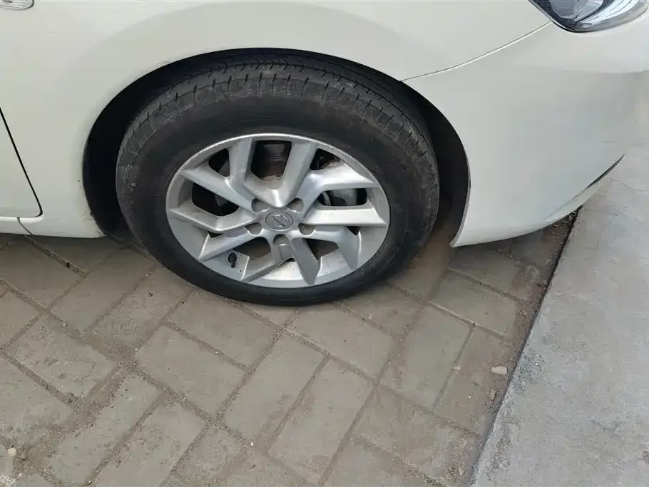 Nissan Tiida 2024 из CN, фото 4